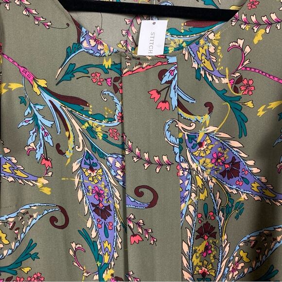 Colorful artsy paisley top shell 1X NWT flutter sleeve green office Tahari - Picture 3 of 11